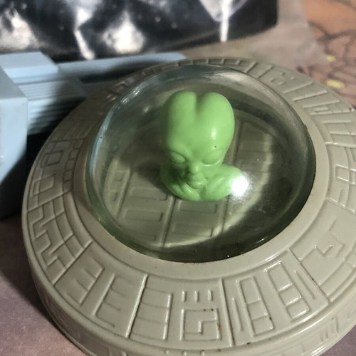 Men in Black 1998 flying saucer and building toy used