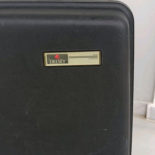 Large Hard Suitcase Delsey 72cm like new, black