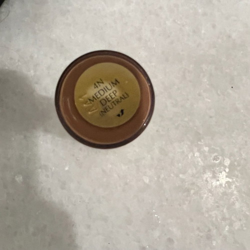 Este Lauder Double Wear Radiant Concealer used