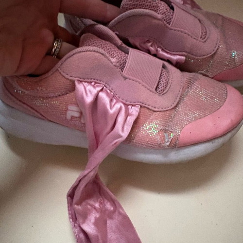 Αθλητικά παπούτσια Puma ροζ 32 μεταχειρισμένα με ωραίο δέσιμο