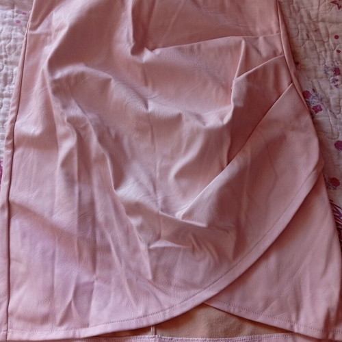 Leather skirt new, pink, size M 38 10
