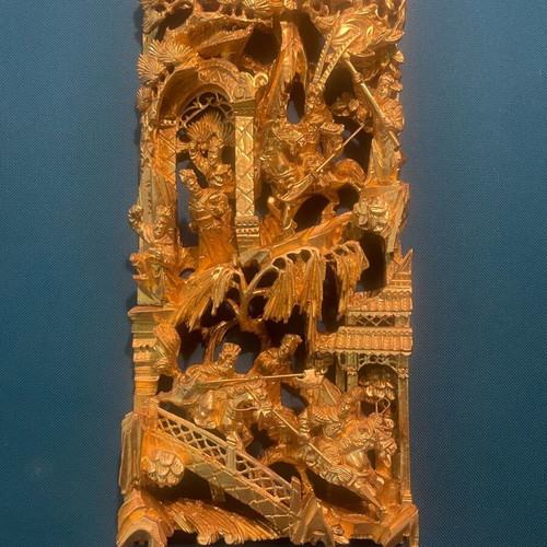 Traditional Chinese wood carving with gold leaf like new