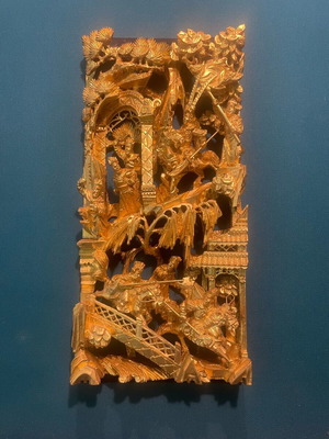 Traditional Chinese wood carving with gold leaf like new