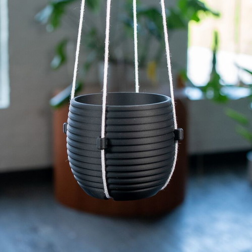 Hanging planter made of biodegradable PLA with transparent inner pot