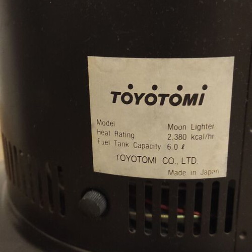Toyotomi Moon Lighter Kerosene Heater Black, like new, 6lt tank