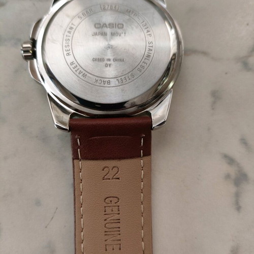 Casio men's watch like new with stainless steel and brown leather