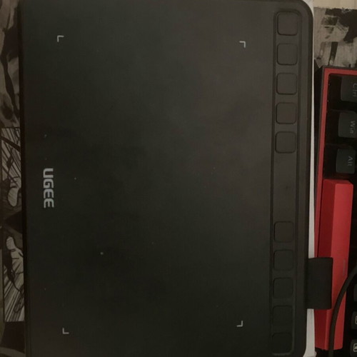 Ugee drawing tablet like new with cables and pen