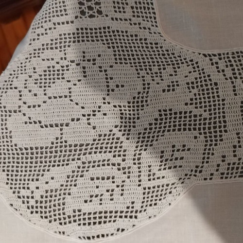 Tablecloth with handmade knitted details new