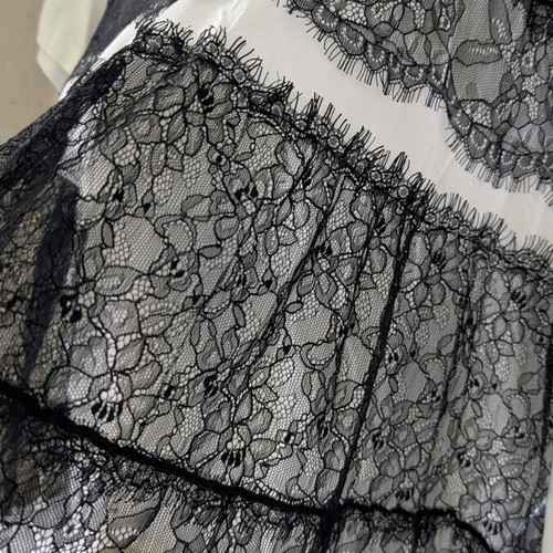 Twinset Milano women's T-shirt with integrated black lace like new, white