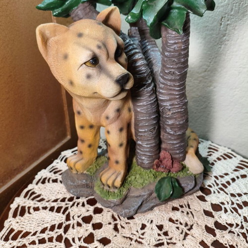 Vintage 1985 Hamco Baby Cheetah Tropical Forest resin decoration, large