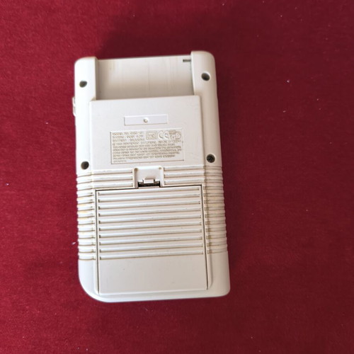 Game Boy (1989) set like new with original cartridges