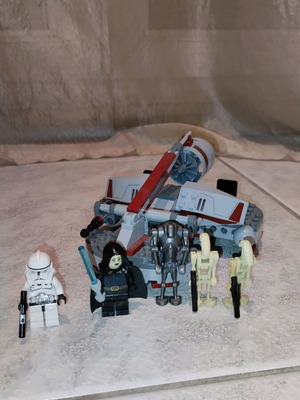 Lego Star Wars 8091 μεταχειρισμένο, όλες οι φιγούρες, λείπει ένας πύραυλος