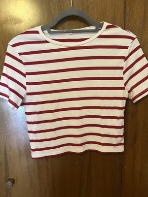Τοπάκι crop top Stradivarius μέγεθος L σαν καινούργιο, άσπρο και κόκκινο