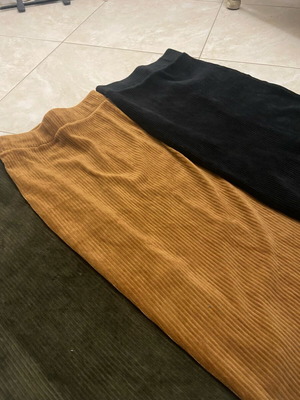 Set of 3 new corduroy elastic midi skirts S-XS black and green