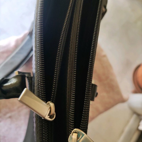 Unisex bag used in excellent condition, size 42x34x14 cm