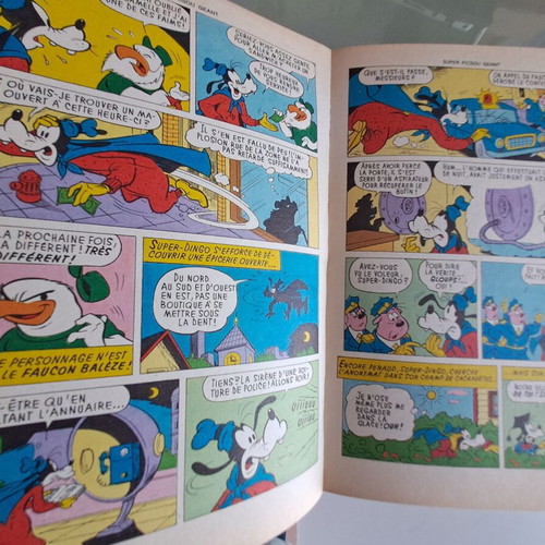 French collectible comics like new, Mickey Parade, Super Picsou Geant, Spirou album