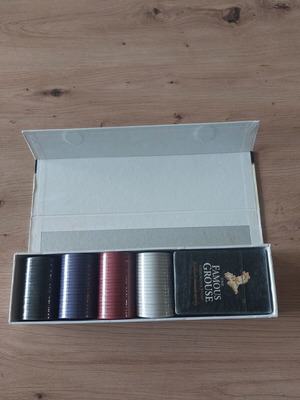 Famous Grouse покер комплект като нов с чипове и карти за игра