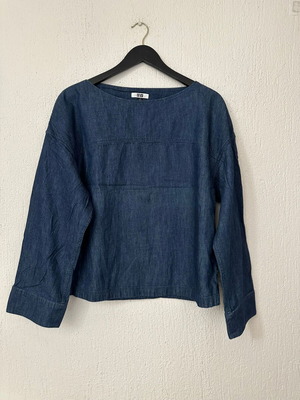 Uniqlo denim top size S like new, blue