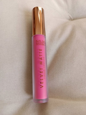 Mua Velvet Matte Liquid Lipstick new, shade dream girl