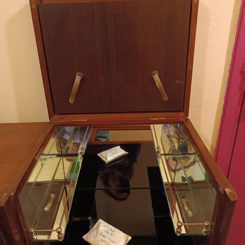Aristone Radio co. music station used with radio and turntable