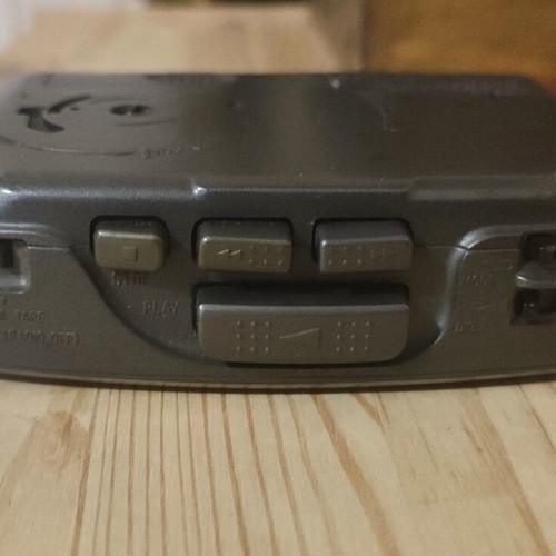 Sony Walkman WM-FX323 portable cassette player used