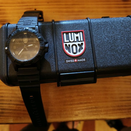Luminox мъжки черен часовник като нов без батерия с кутия