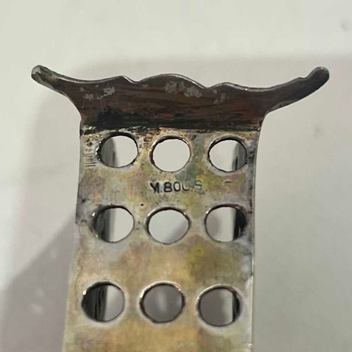 Vintage silver napkin holder used with engraved designs, 800 stamp