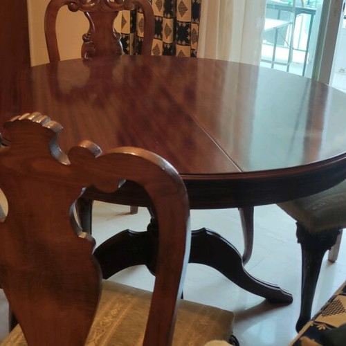 Dining set used for living room