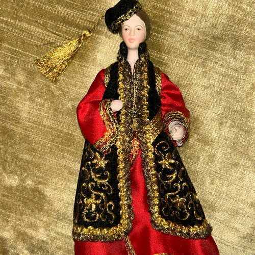 Traditional doll 20cm like new