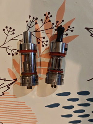 Kangertech and Eleaf vape atomizers