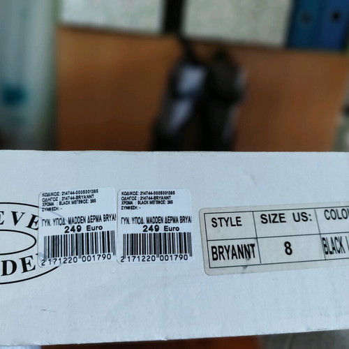 Steve Madden women's boots grey, like new, size 38