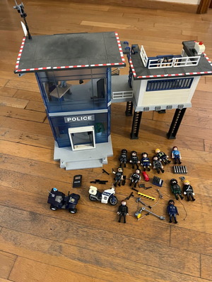 Playmobil Αστυνομικό Τμήμα σετ με φιγούρες και οχήματα