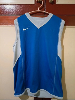 Nike αμάνικο μπλε σαν καινούργιο, μέγεθος M διπλής όψης