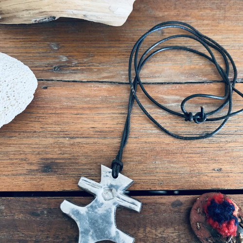 Vintage necklace new, leather and metal