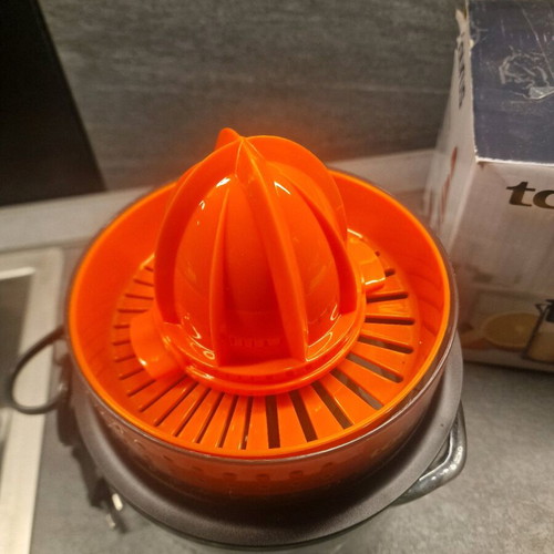 Taurus Citrus Glass Citrus Juicer 30 W like new, black/orange