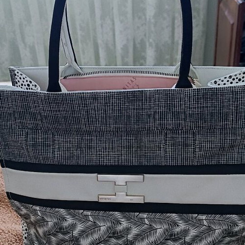 Hispanitas handbag used, black and white