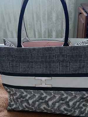 Hispanitas handbag used, black and white