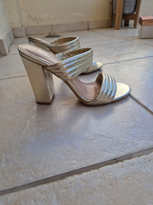 Bestelle gold high heel sandals size 37 like new