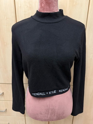 Μπλουζάκι cropped Kendall and Kylie XL μεταχειρισμένο, μαύρο, ζεστό ύφασμα