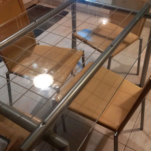 Glass kitchen table 140×80 and 5 leather chairs used