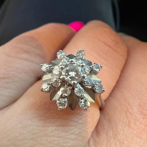 18K White Gold Ring Used with 0.58 Carat Diamonds