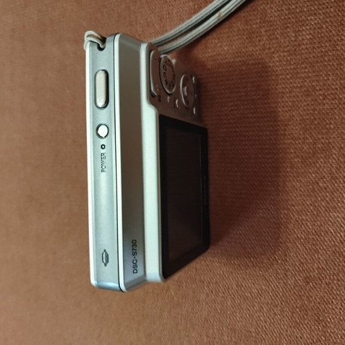 Sony Cyber-shot DSC-S730 camera used with memory card and USB cable