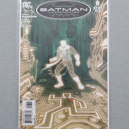 Batman Incorporated #8 comic book like new, English paperback