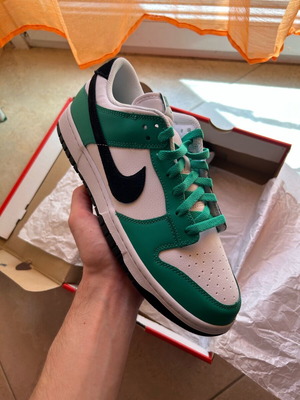 Nike Dunk Low Celtics, нови, размер 44, бяло-зелени