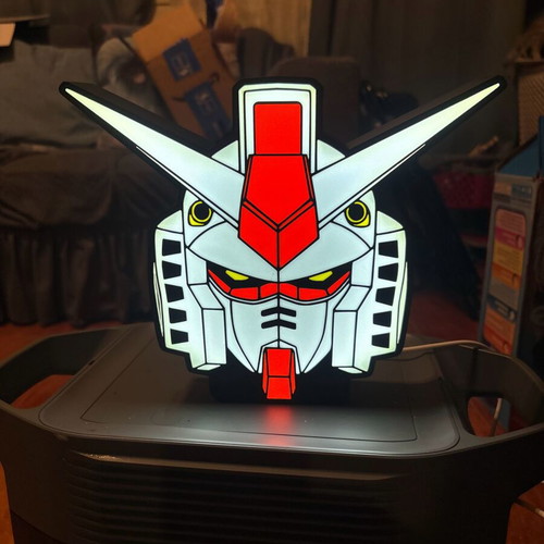 Gundam lamp like new, USB powered with switch, 25x20cm