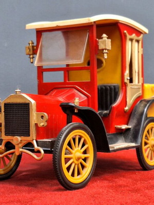 Schnauferl wind-up car used from West Germany vintage