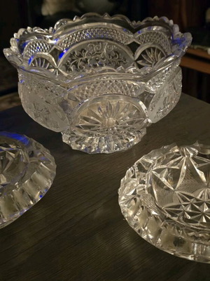 Crystal set like new of exceptional quality