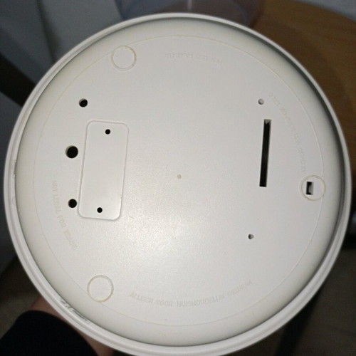 Soehnle kitchen scale used with bowl and embossed measurement lines