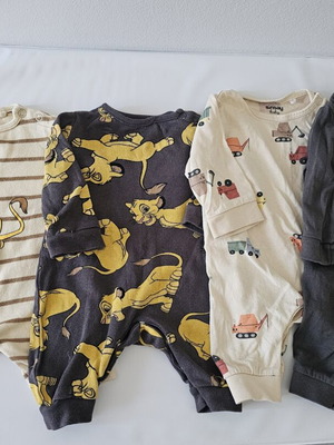 Baby bodysuits, set of 4
