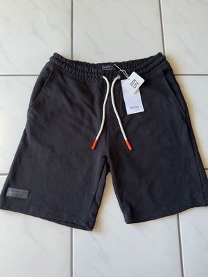 Bershka black sweat shorts new, size Medium